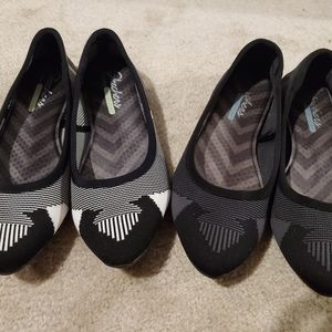2 pairs of flats